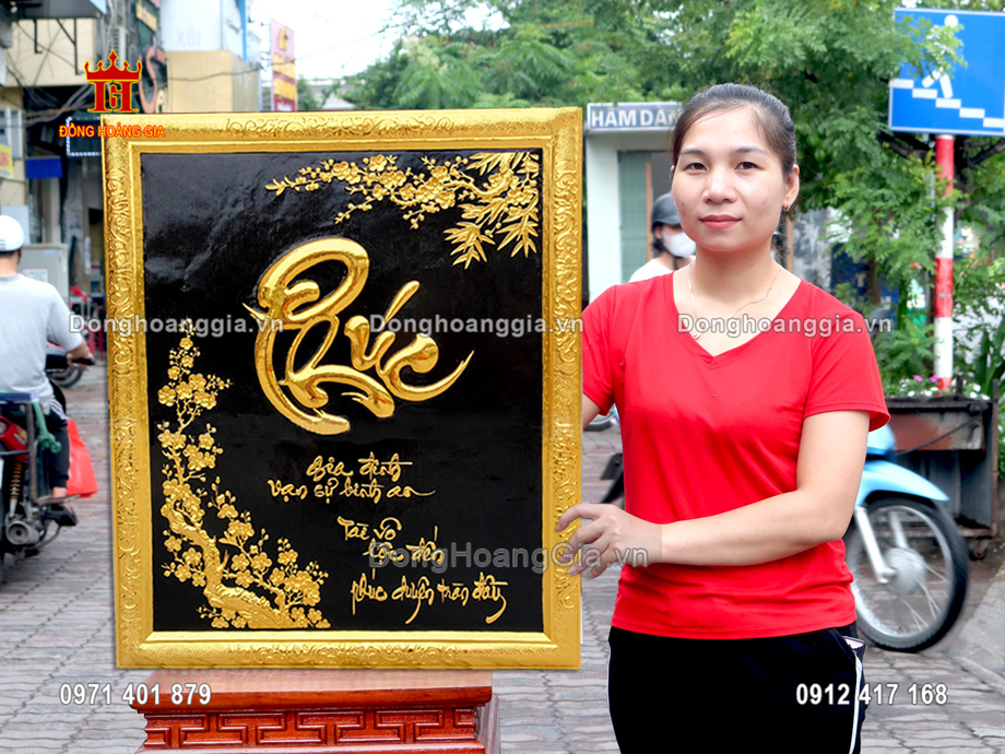 Từng đường nét trên bức tranh được nghệ nhân chế tác vô cùng tinh xảo